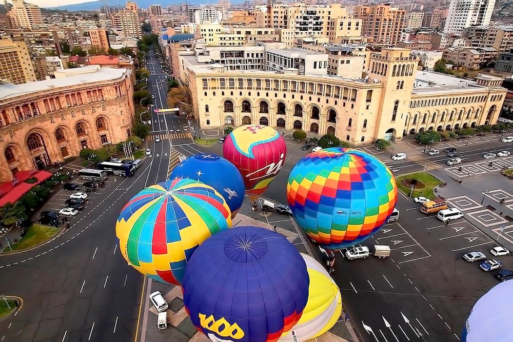 Sightseeing and walking tour in Yerevan | Bustourma