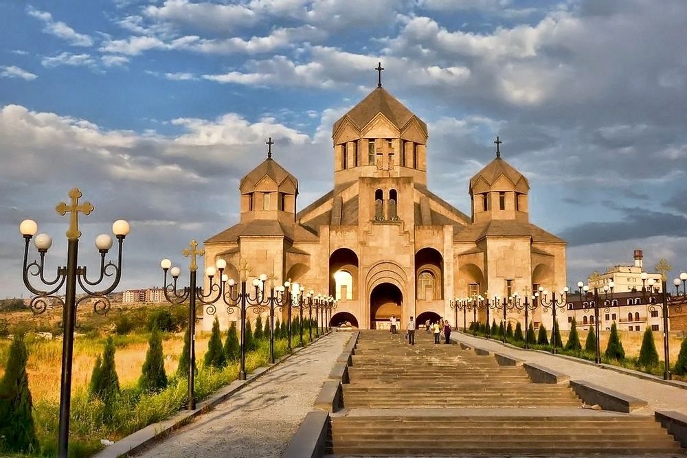 Շրջայց-էքսկուրսիա Երևանում, Էջմիածին  | Bustourma