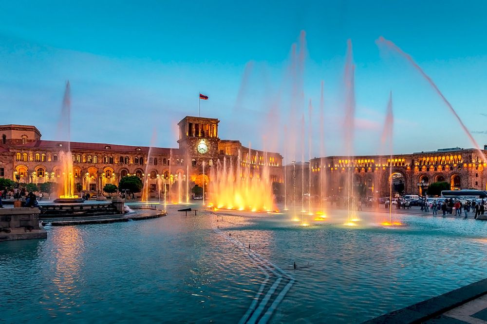 Sightseeing and walking tour in Yerevan | Bustourma