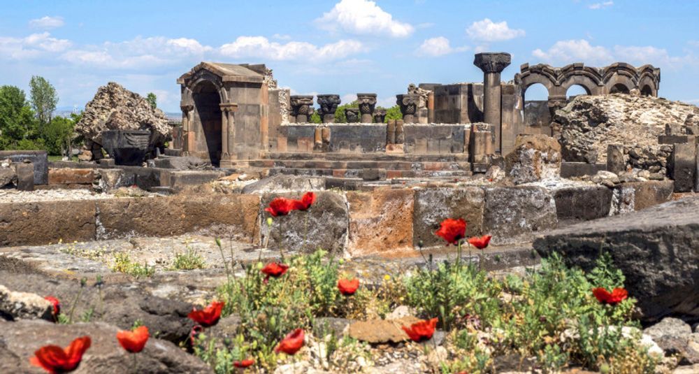 Ամանորյա առաջարկ՝ Էջմիածին | Bustourma